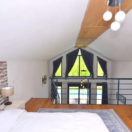 Doga Ile Basbasa Konforlu Tatil カシュ
